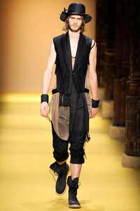 Limpid Bohemian Looks Image 3