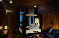 Luxurious 1800s Lodging Image 7