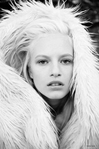 Spellbinding Cavewoman Photography Image 8