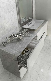 Ultra Luxury Hotel Bathrooms Image 3