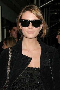 80s Sunglasses Dominate Fashion Market Image 3