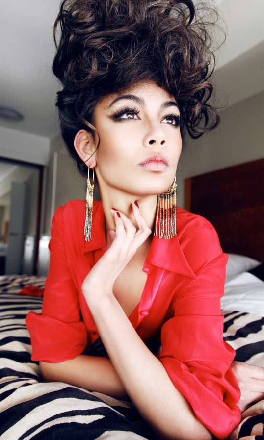 Vibrant Vixen Editorials