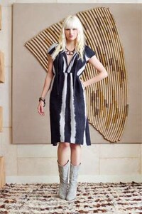 Laid-Back Luxe Lookbooks Image 4