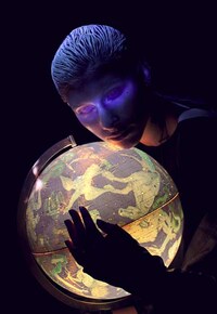 Eerily Illuminated Editorials Image 3