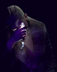 Eerily Illuminated Editorials Image 6