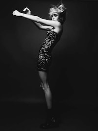 Monochrome Supermodel Portraits Image 5