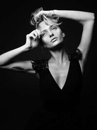 Monochrome Supermodel Portraits Image 6