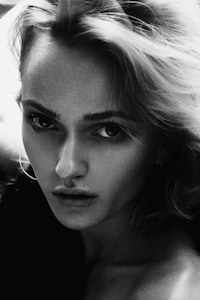 Monochrome Supermodel Portraits Image 8