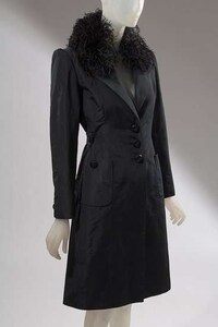 Eccentric Heiress Exhibits Image 7