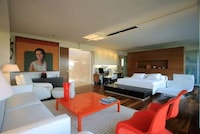 70s Colonial Digs Image 5