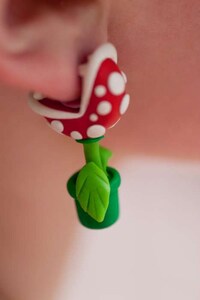 Ear-Chomping Geek Accessories Image 5
