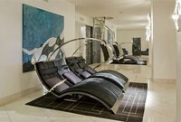 High-Tech Multimedia Loungers Image 4