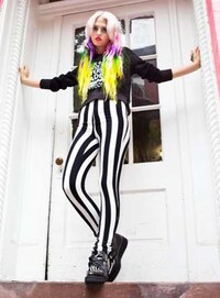 Grungy Pop Star Fashion Image 5