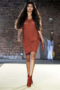 Mediterranean Artist Fashion Image 3