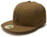 Weather-Friendly Snapback Hats Image 3