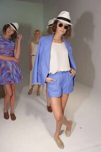 Disco-Influenced Hipster Fashion Image 6