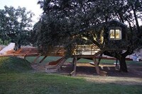Foliage-Friendly Abodes Image 6