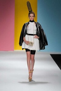 Tourism-Inspired Fashion Image 2