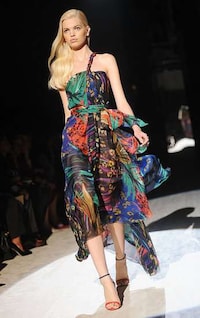 Breathtaking Beach-Blown Gowns Image 8