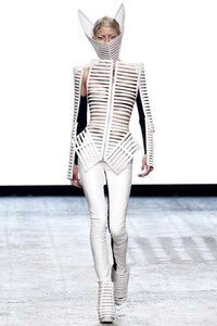 Caged-In Couture Collections Image 3