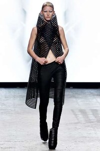 Caged-In Couture Collections Image 4