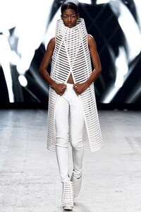 Caged-In Couture Collections Image 6