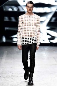 Caged-In Couture Collections Image 7