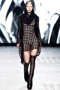 Caged-In Couture Collections Image 8