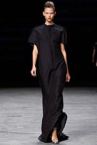 Sculptural Monochromatic Maxis Image 8