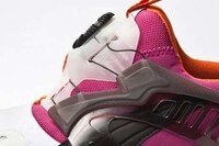 Futuristic Lightweight Kicks Image 4