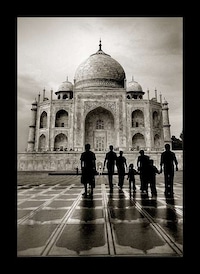 Wonders of the World Captures Image 4