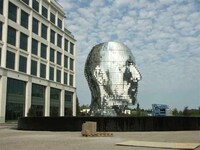 Giant Rotating Heads Image 3