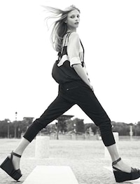 Feisty Rollerblading Fashion Image 3