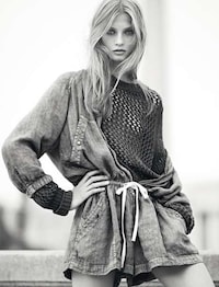 Feisty Rollerblading Fashion Image 5
