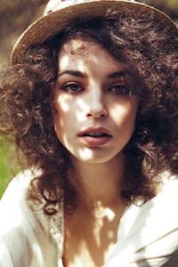 Soft Elegance Fashion Captures Image 2