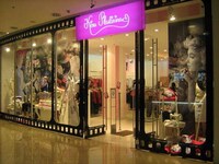 Teen Designer Makes It Big Image 3