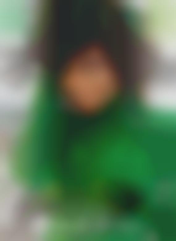 Glam Green Starlet Shoots