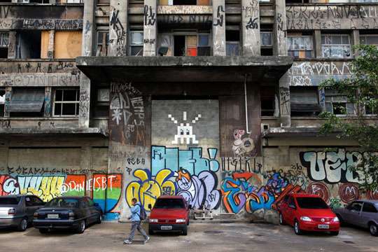 Alien Graffiti Takeovers