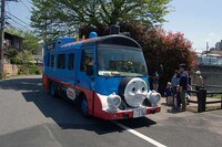 Joyful Japanese Buses Image 5
