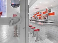 Futuristic Diner Interiors Image 3