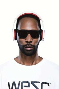 Color-Blocked Headphones Image 3