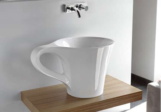 Magnified Mug Sinks