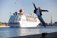 Artistic Acrobatic Pictorials Image 2