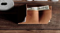 Single-Cut Leather Wallets Image 3