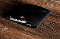 Single-Cut Leather Wallets Image 4