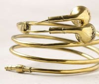 Golden Headphone Jewelry Image 3