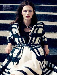 Sun-Blocking Shoots Image 4