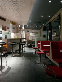 Contemporary Fast Food Interiors Image 3