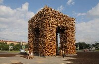 Spruce Log Sculptures Image 3