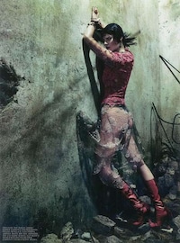 Lace-Clad Captures Image 5
